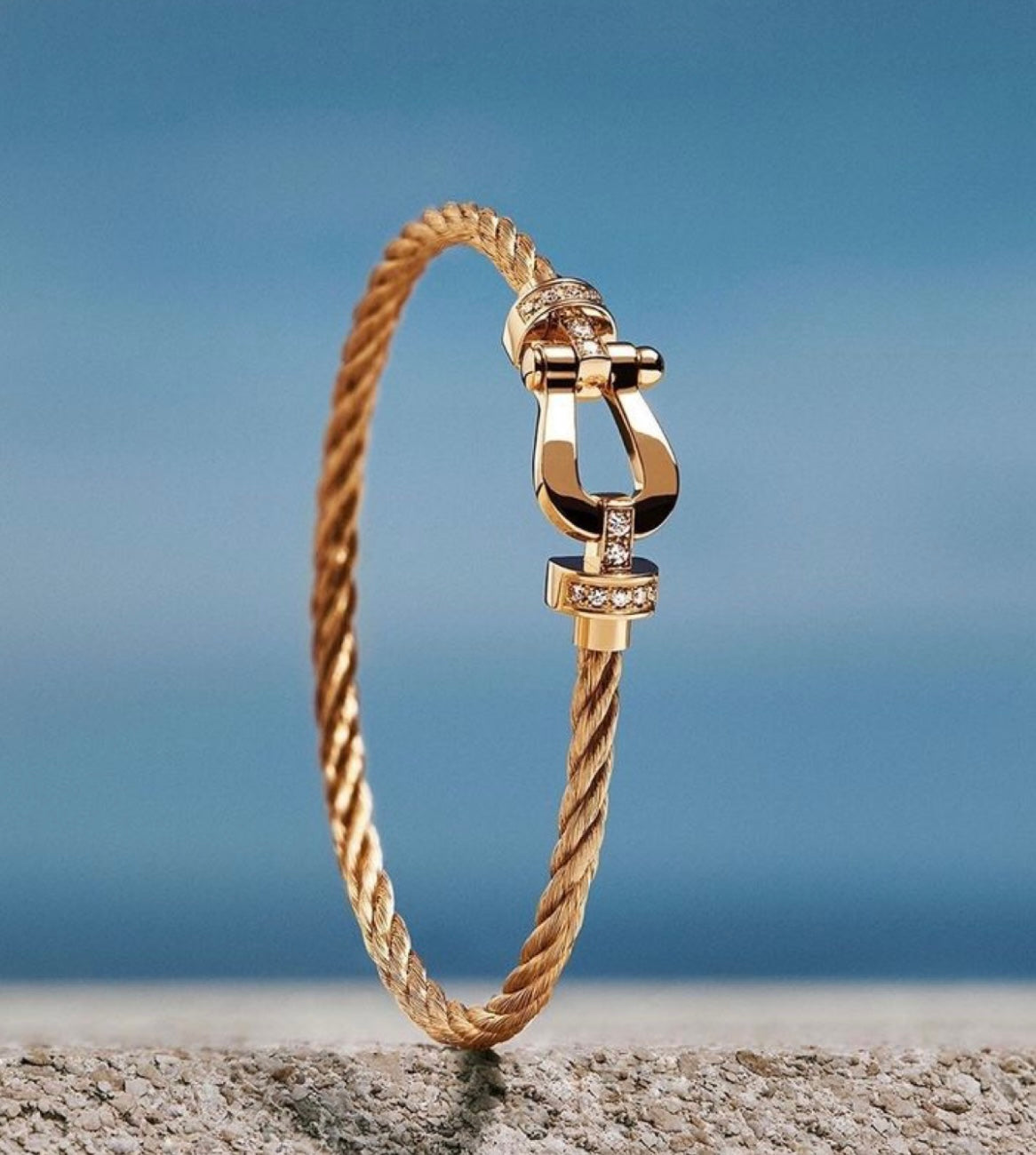 יוקרה עדינה