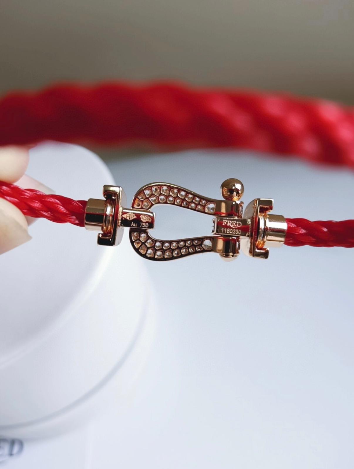 צמיד רצועת חבל אדום עם אבזם מצופה זהב ורוד 18K - Jewelluxe