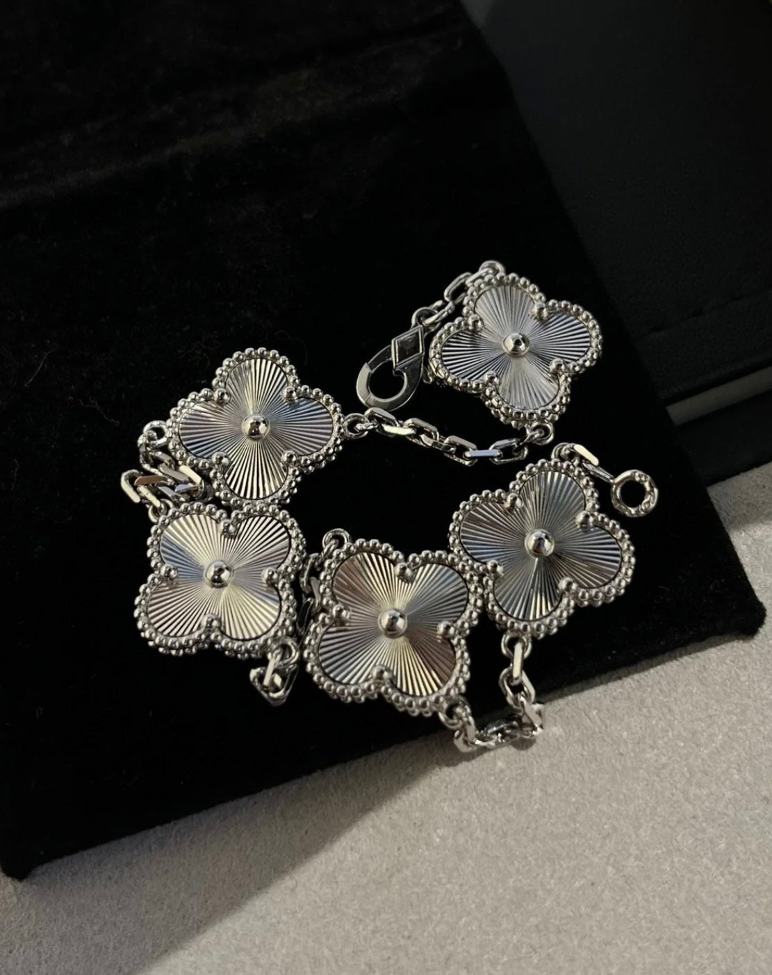 Kleeblatt-Armband mit 5 Kleeblättern in Silber