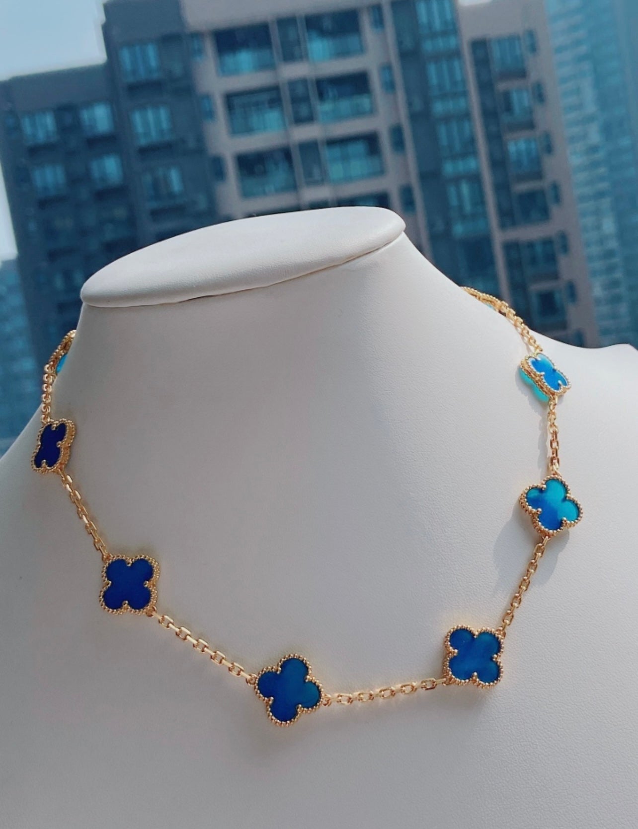 שרשרת תלתן כחול מצופה זהב צהוב 18 קראט - Jewelluxe