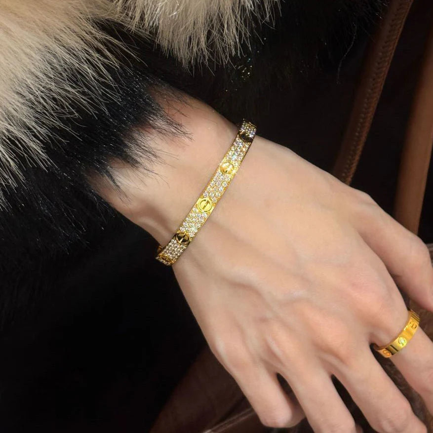 Bracelet élégant doré avec zircons brillants — JEWELLUXE™