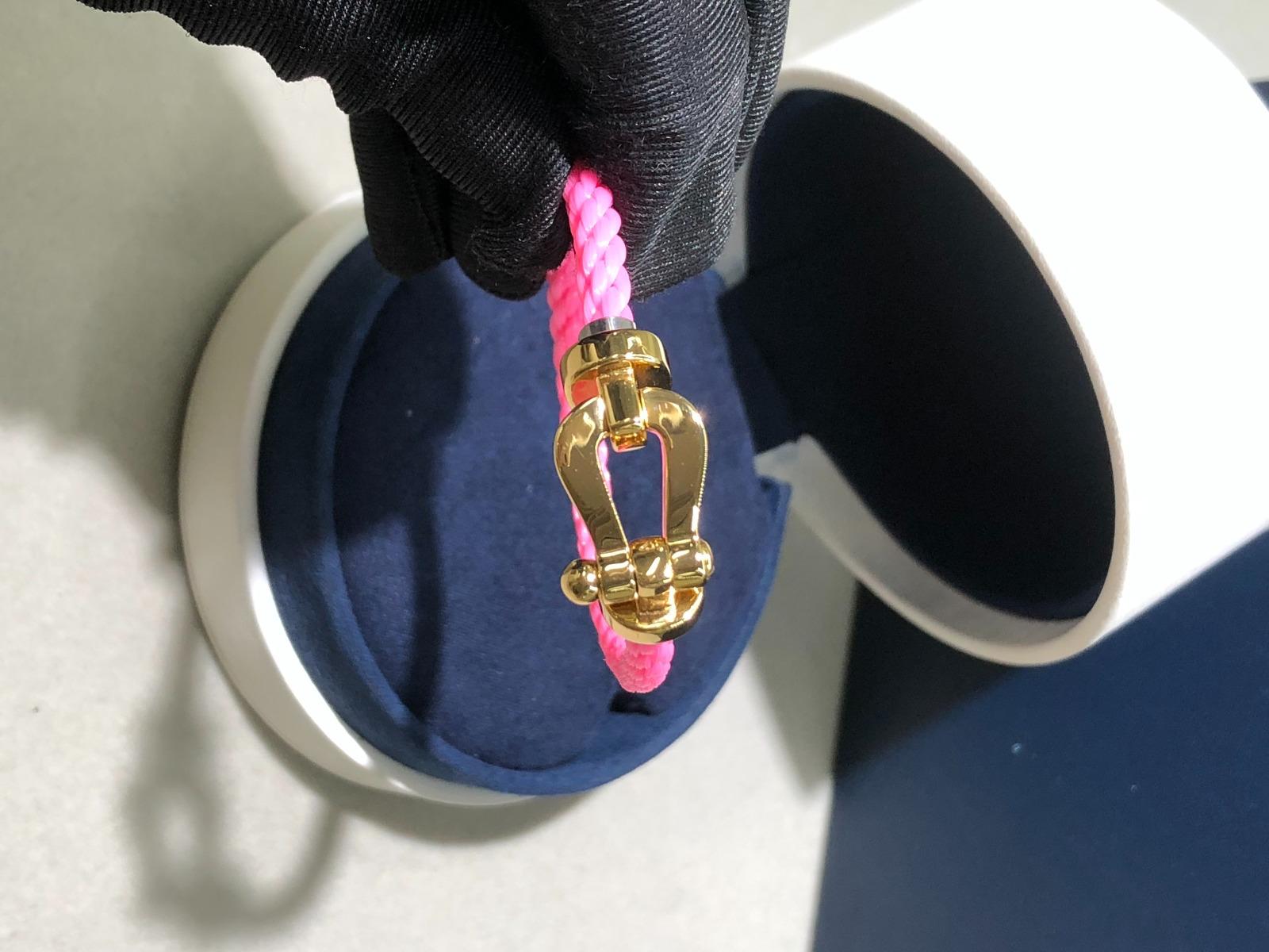 צמיד יוקרתי עם רצועת חבל (עבה) ורוד ואבזם זהב צהוב 18 קראט אלגנטיות רומנטית בעיצוב יוקרתי - Jewelluxe