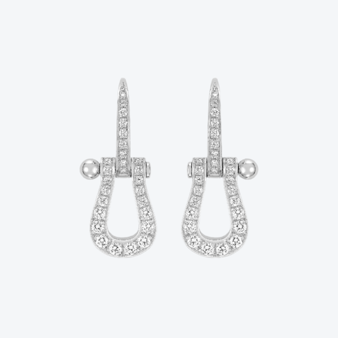 עגילי יוקרה צבע כסף עם זוהר על-זמני