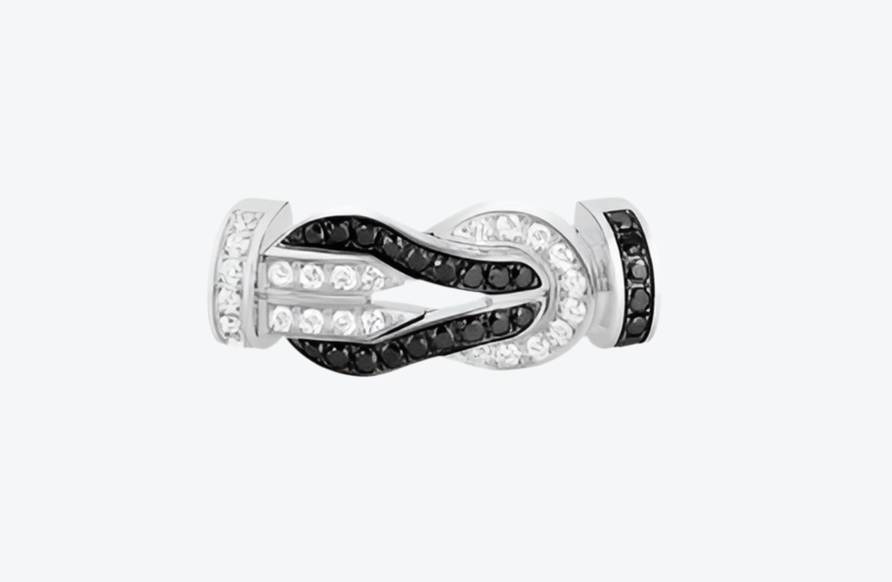 אבזם אינסוף – צבע כסף משובץ זרקונים שחורים ולבנים