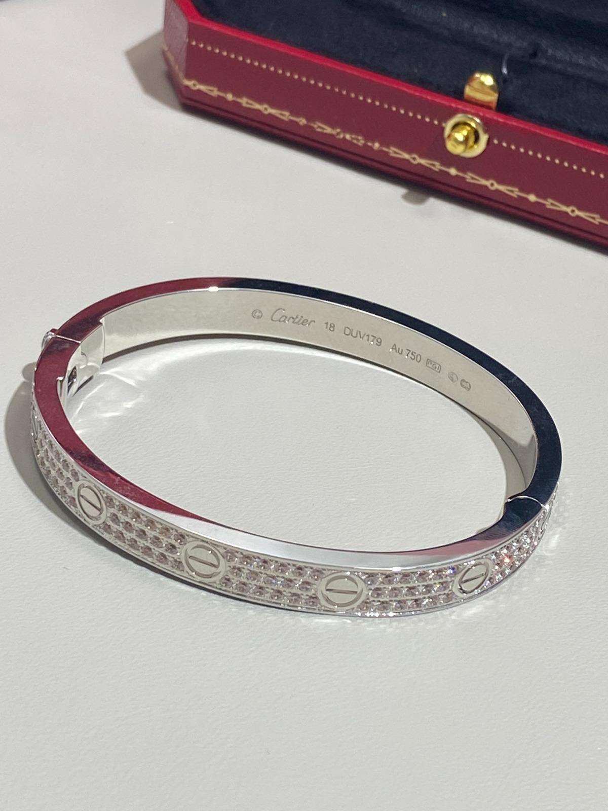 צמיד כסף בעיצוב יוקרתי – בעובי מחמיא ובוהק בלתי נשכח - Jewelluxe