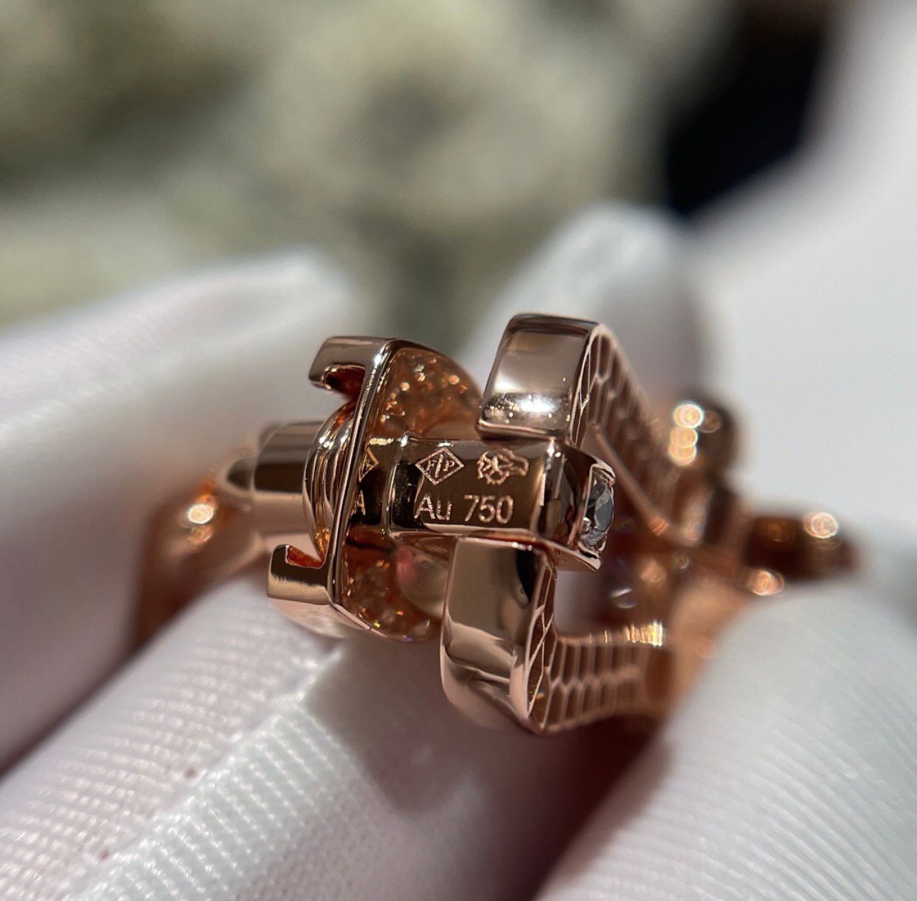 צמיד יוקרתי קלאסי עם רצועת שרשרת בציפוי זהב ורוד משובץ חצי זירקונים - Jewelluxe