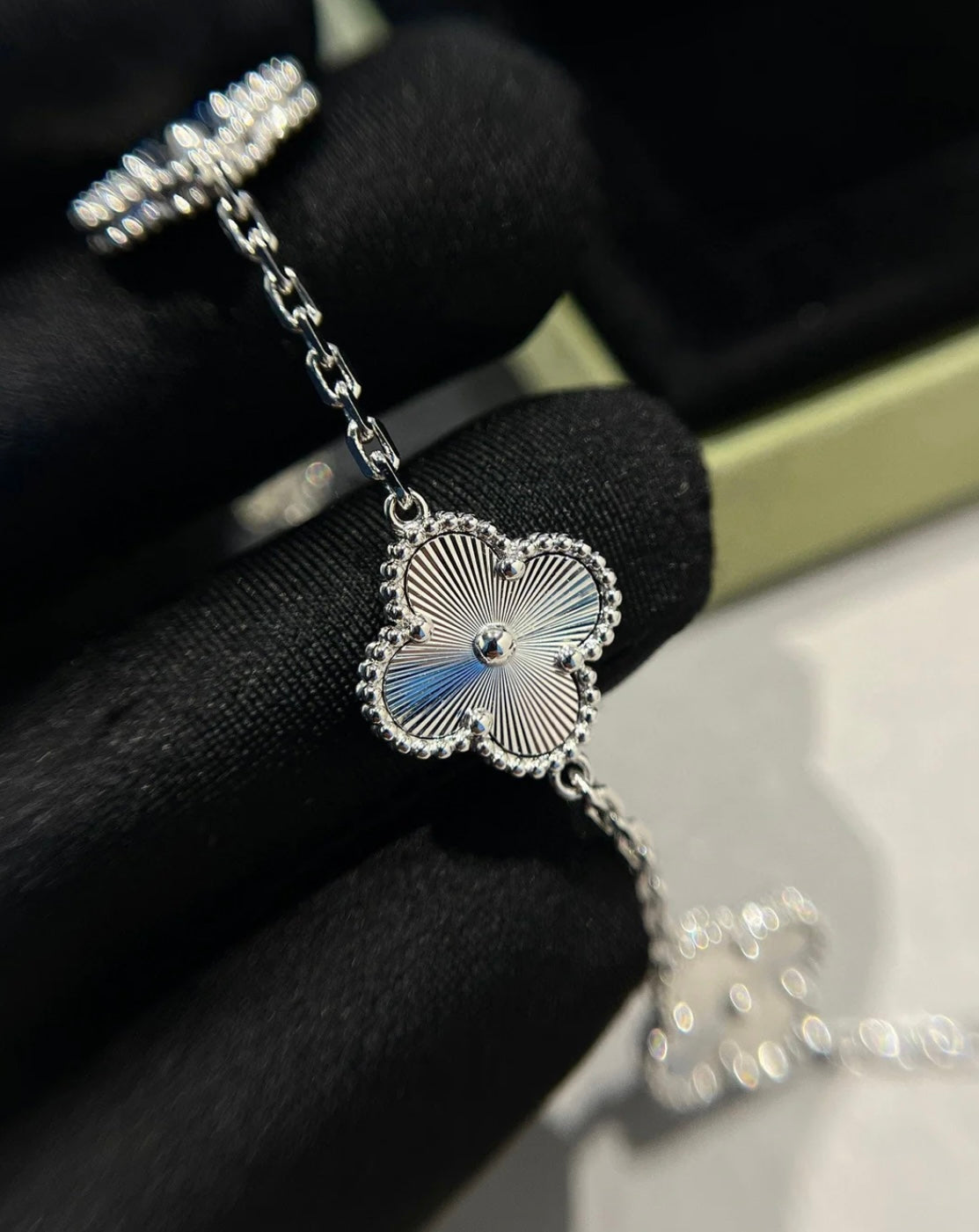 Kleeblatt-Armband mit 5 Kleeblättern in Silber