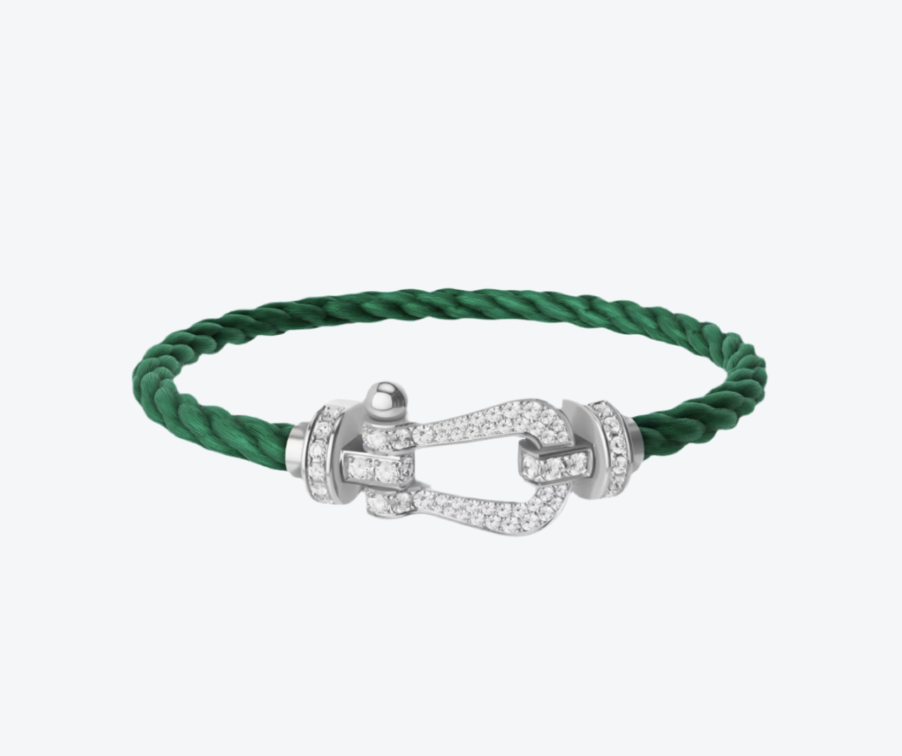 צמיד יוקרתי עם רצועת חבל ירוקה ואבזם בגוון כסף משובץ בזירקונים נוצצים
