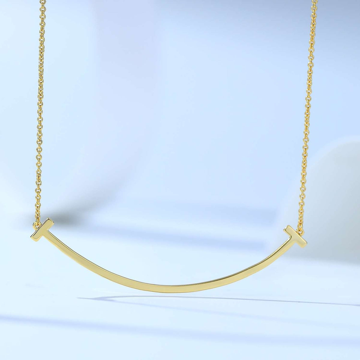 שרשרת בעיצוב סמיילי בגוון גולד מבריק – JEWELLUXE™