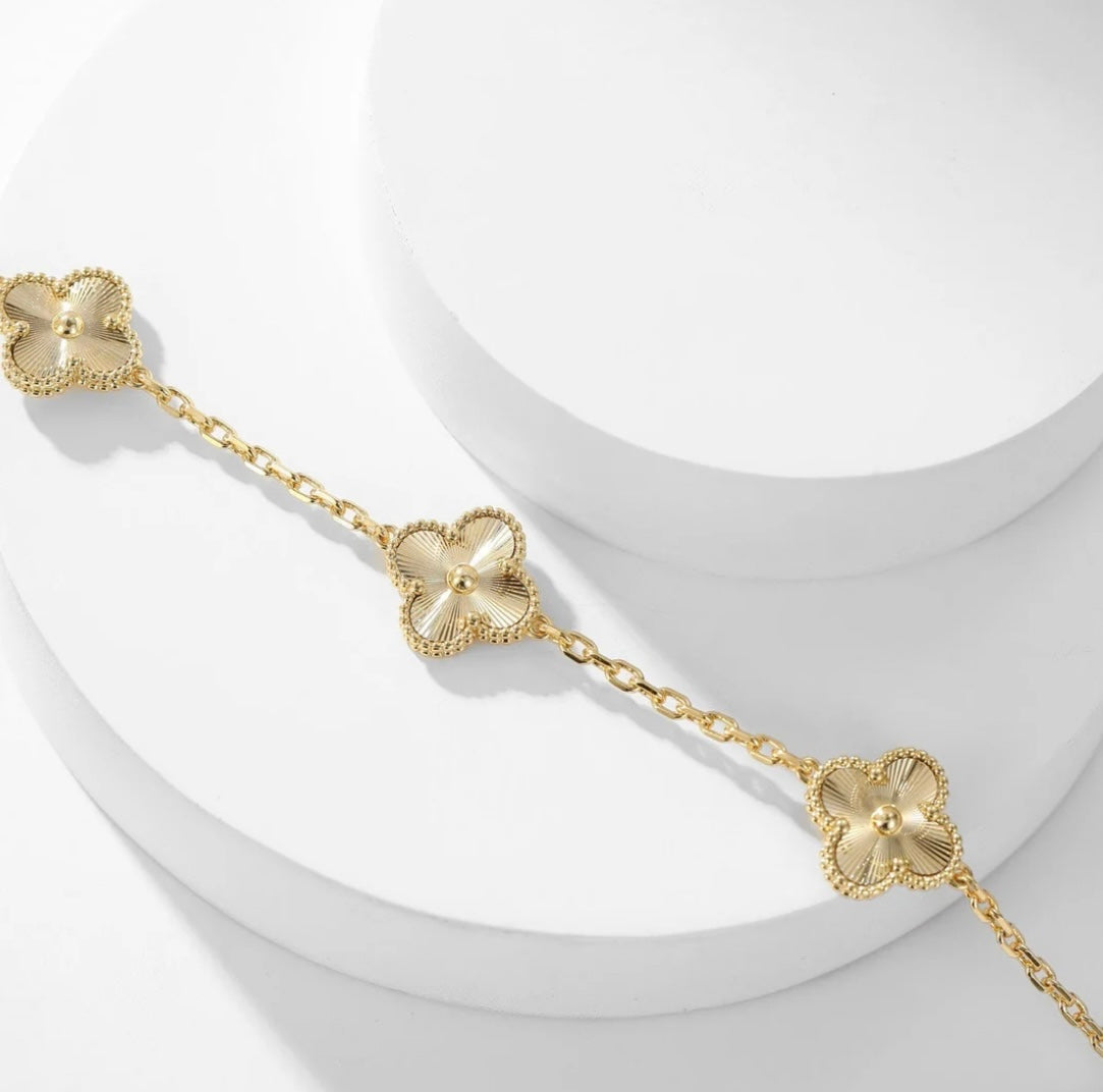 Collier 10 trèfles couleur or avec pendentif trèfle couleur or — JEWELLUXE™