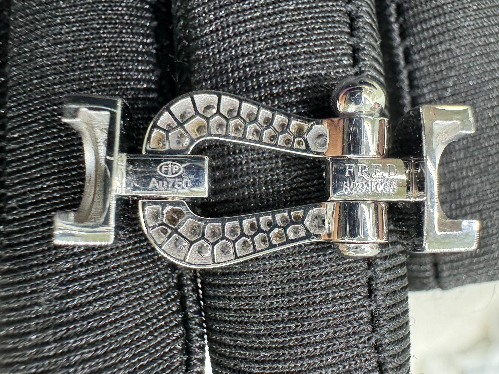 צמיד יוקרתי רצועת חבל (עבה) צבע אדום עם אבזם מכסף 925 משובץ בזירקונים - Jewelluxe