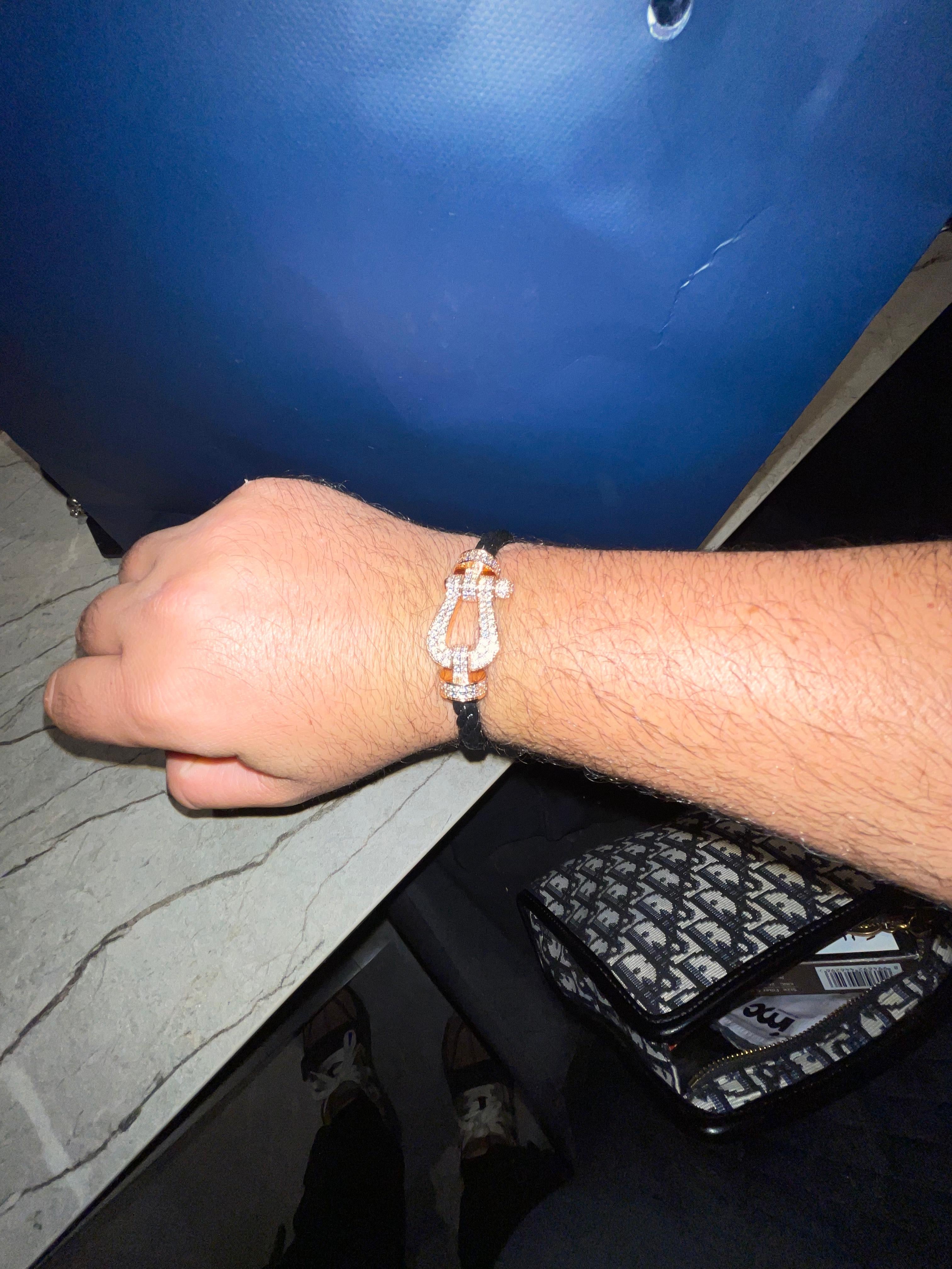 Bracelet haut de gamme avec cordon noir XL et fermoir XL en or rose orné de zircons brillants — JEWELLUXE™