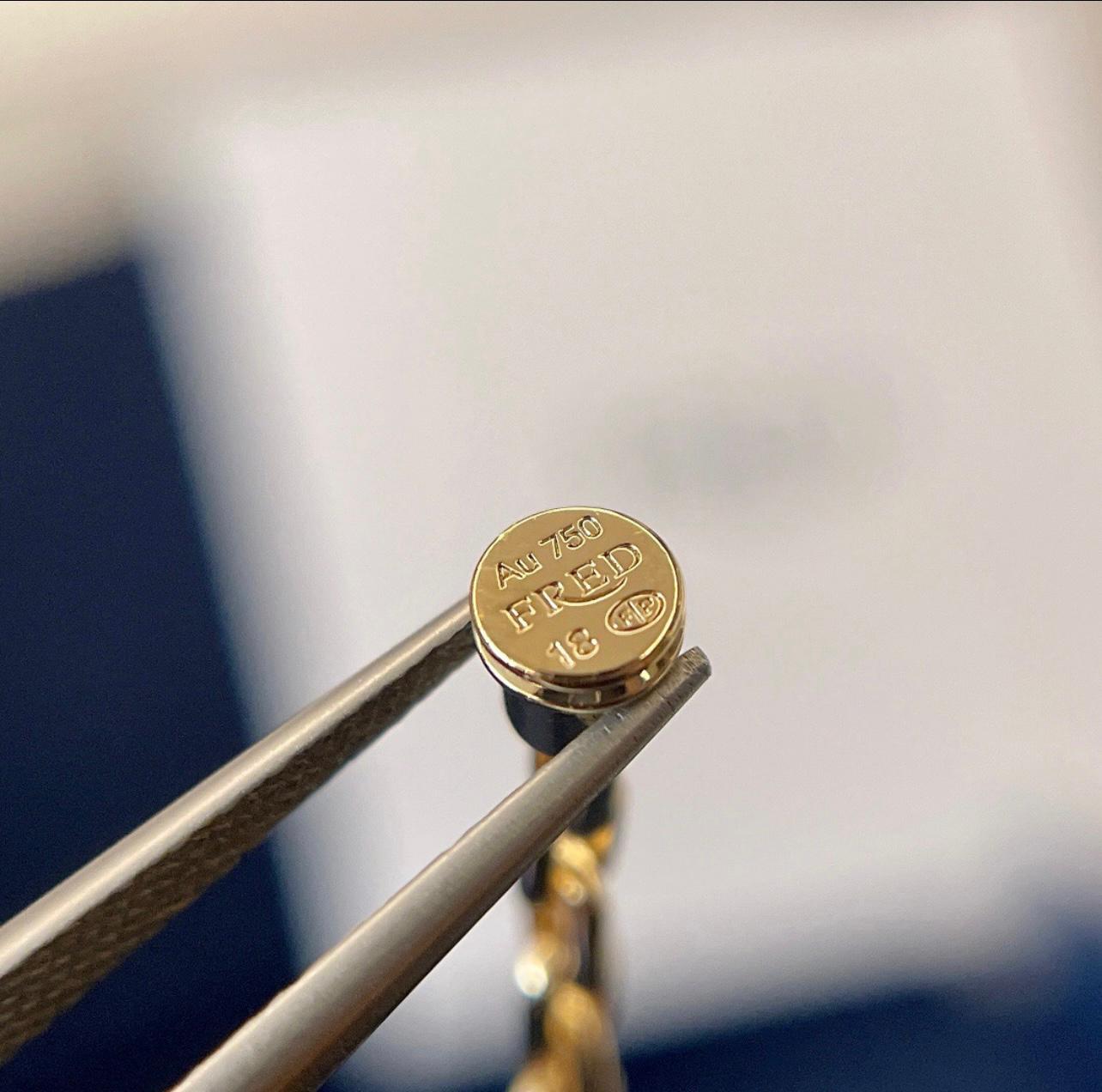 צמיד יוקרתי עם רצועת שרשרת אלגנטי עם אבזם ציפוי זהב צהוב 18k משובץ חצי זירקונים - Jewelluxe