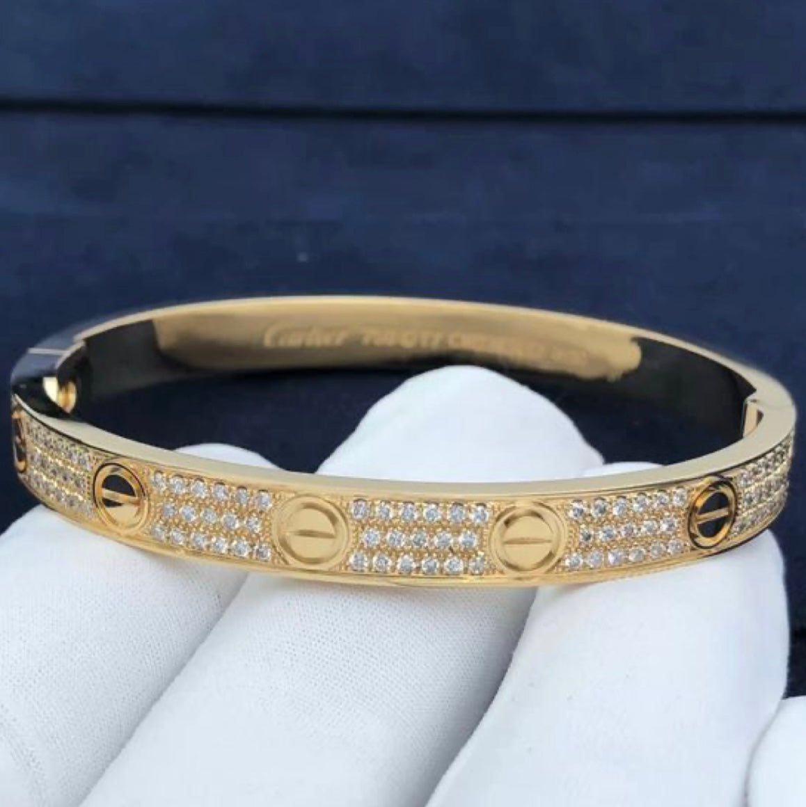 צמיד יוקרתי בעיצוב קלאסי – ציפוי זהב צהוב וברק זירקונים מרהיב - Jewelluxe