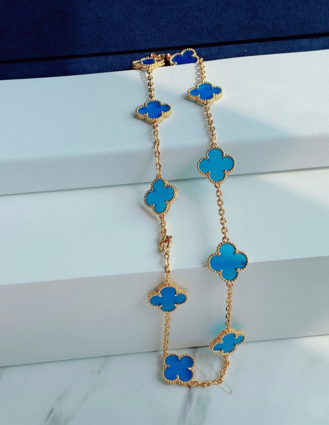 שרשרת תלתן כחול מצופה זהב צהוב 18 קראט - Jewelluxe