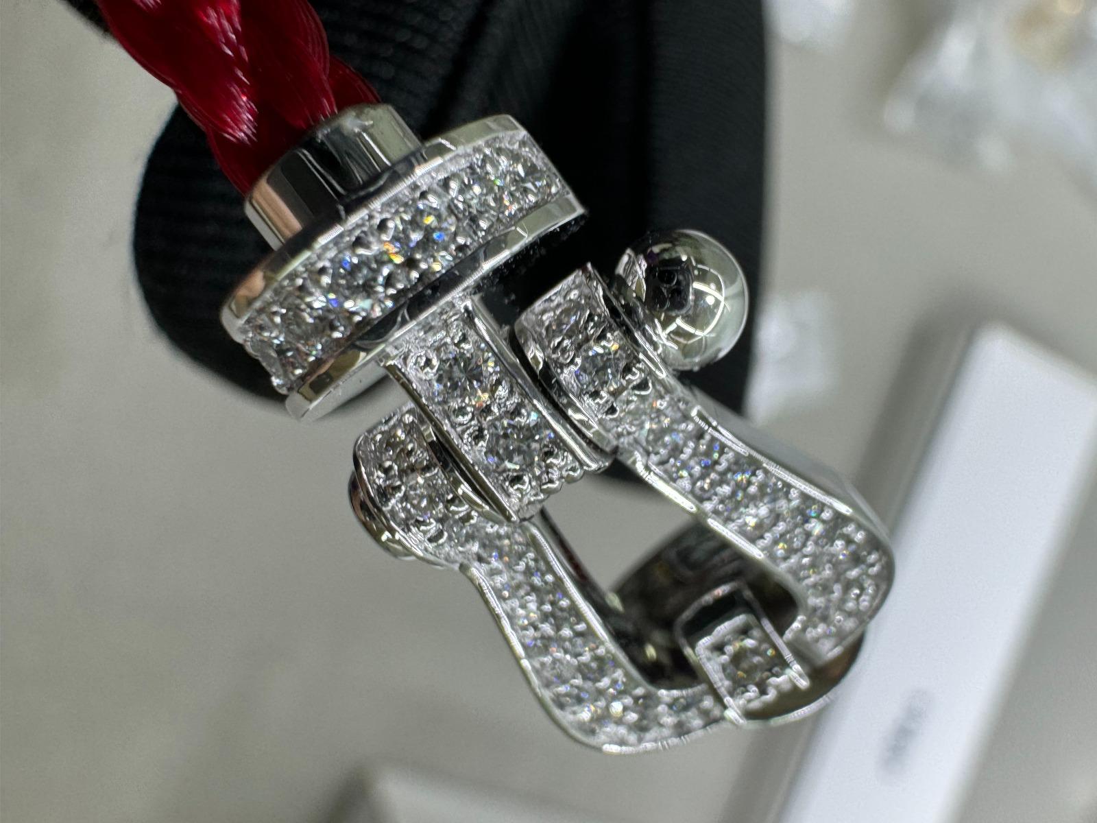 צמיד יוקרתי רצועת חבל (עבה) צבע אדום עם אבזם מכסף 925 משובץ בזירקונים - Jewelluxe