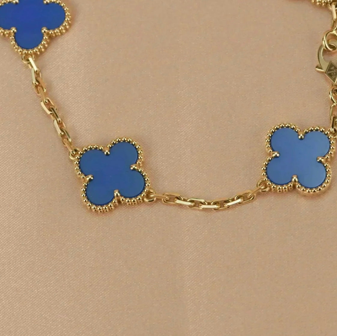 Kleeblatt-Armband mit 5 blauen Kleeblättern