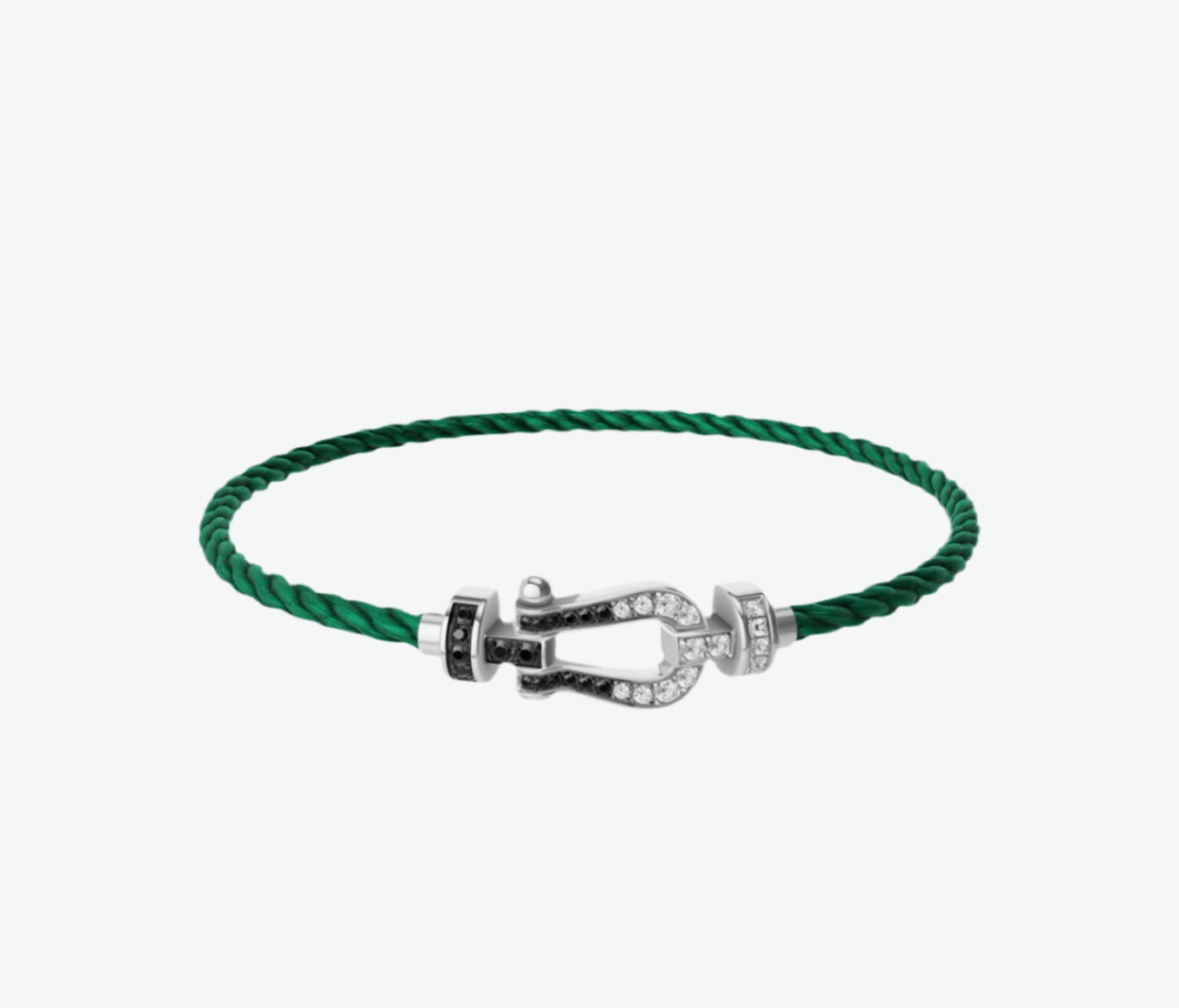צמיד יוקרתי יוקרתי עם רצועת חבל (דק) ירוק, ואבזם צבע כסוף משובץ זירקונים שחורים ולבנים נוצצים