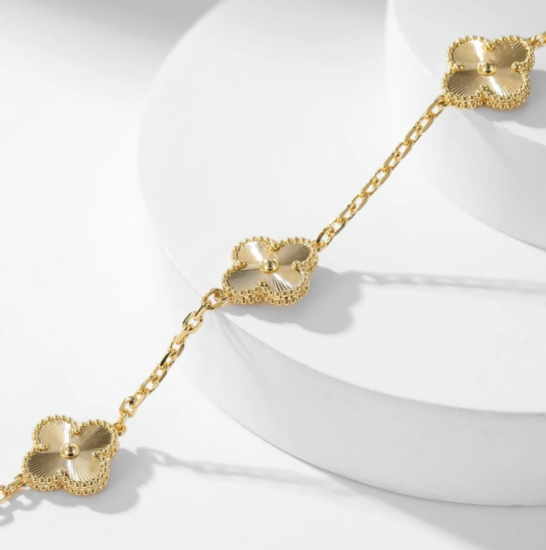 Collier 10 trèfles couleur or avec pendentif trèfle couleur or — JEWELLUXE™