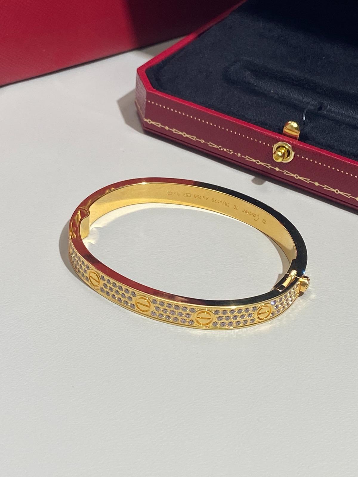 צמיד יוקרתי בעיצוב קלאסי – ציפוי זהב צהוב וברק זירקונים מרהיב - Jewelluxe