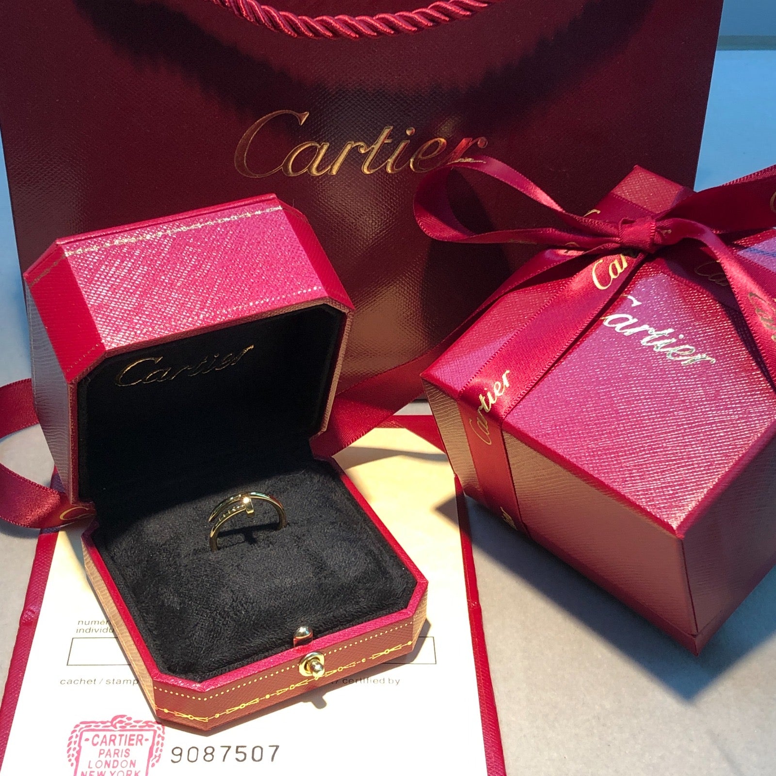 Romantischer Ring in Goldfarben