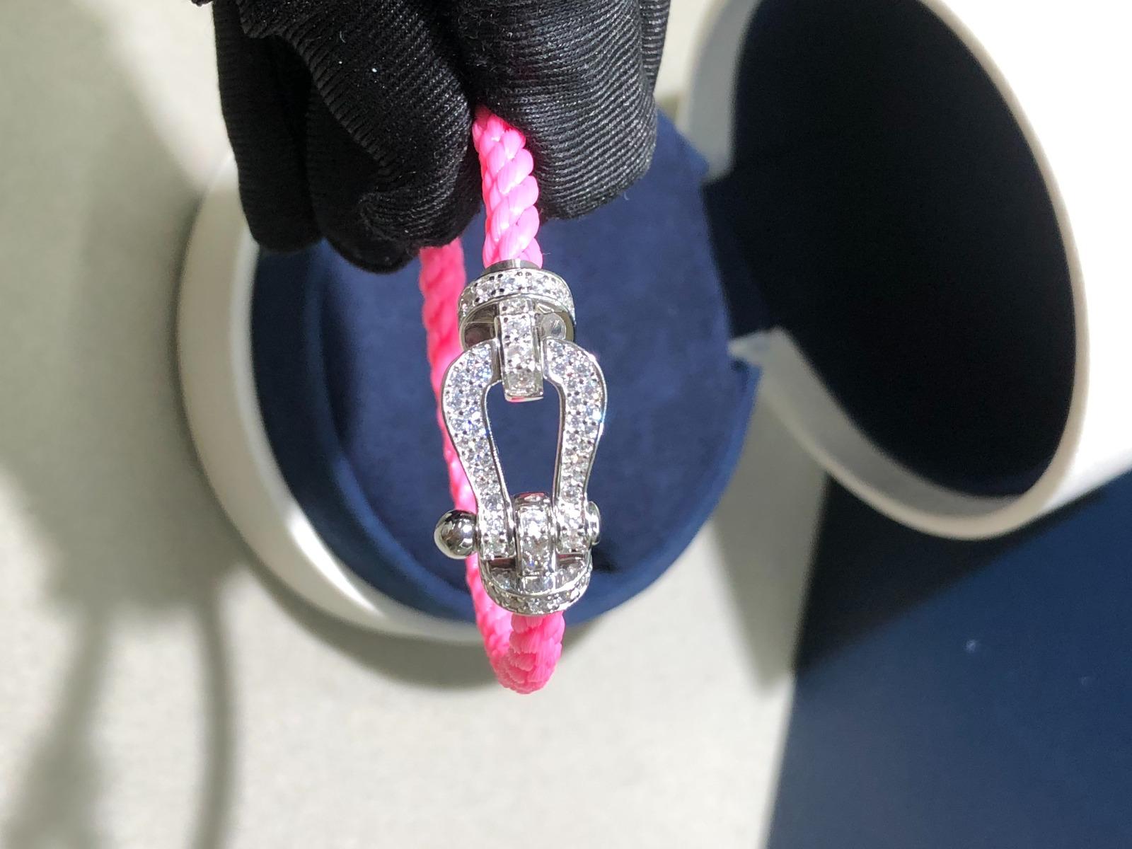 צמיד יוקרתי עם חוט (עבה) ורוד ואבזם כסף זירקונים ליוקרה שאין לה תחליף - Jewelluxe