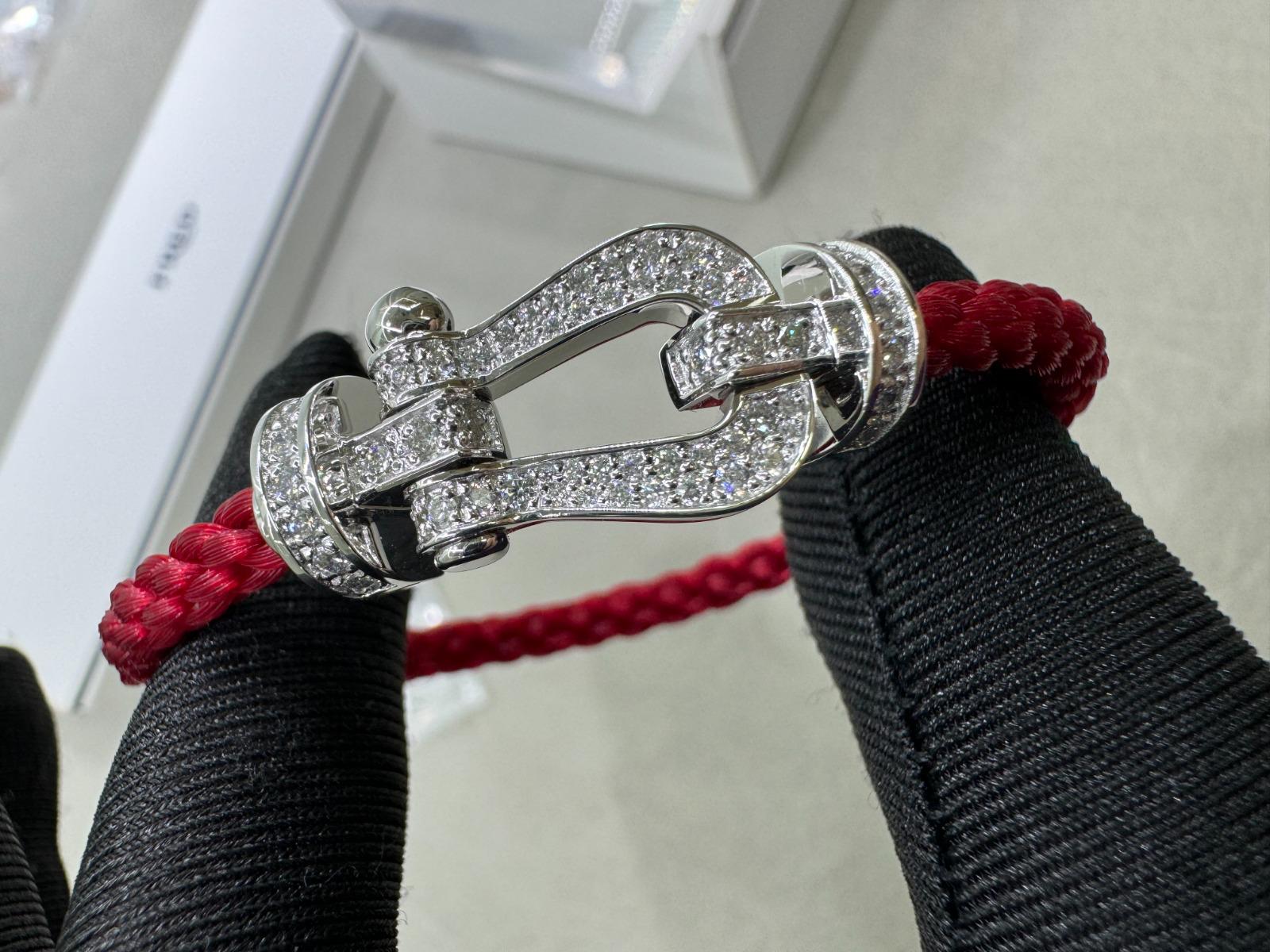 צמיד יוקרתי רצועת חבל (עבה) צבע אדום עם אבזם מכסף 925 משובץ בזירקונים - Jewelluxe