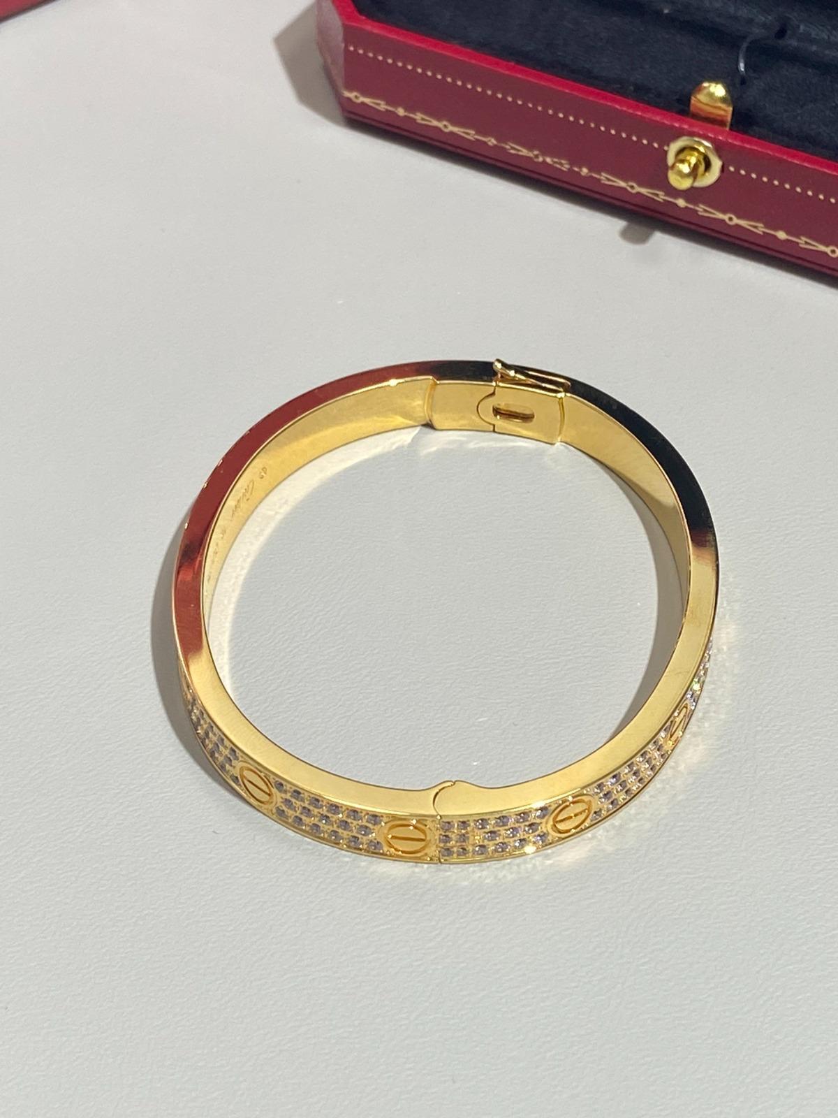 צמיד יוקרתי בעיצוב קלאסי – ציפוי זהב צהוב וברק זירקונים מרהיב - Jewelluxe