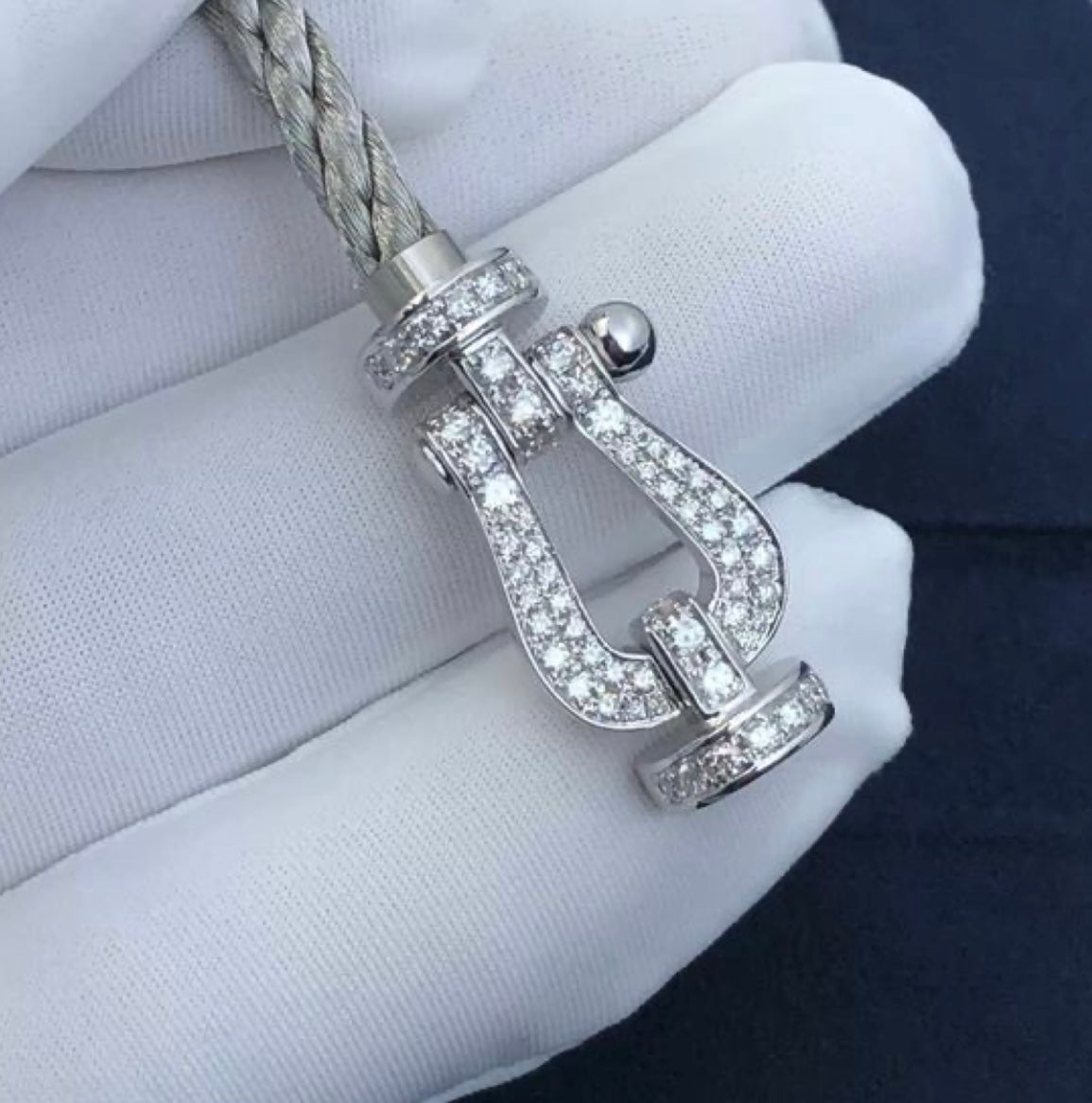 צמיד יוקרתי עם חוט (עבה) אפור פלדה ואבזם כסף זירקונים מלאים ליוקרה זוהרת - Jewelluxe