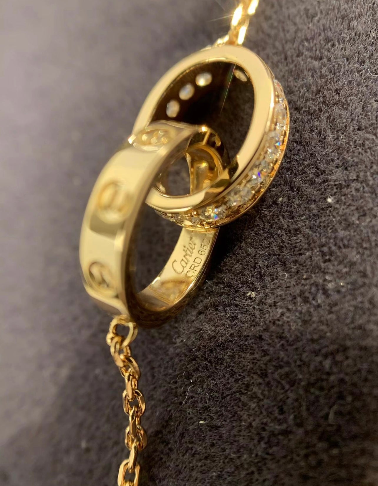 שרשרת אלגנטית בגוון זהב אלגנטיות על-זמנית