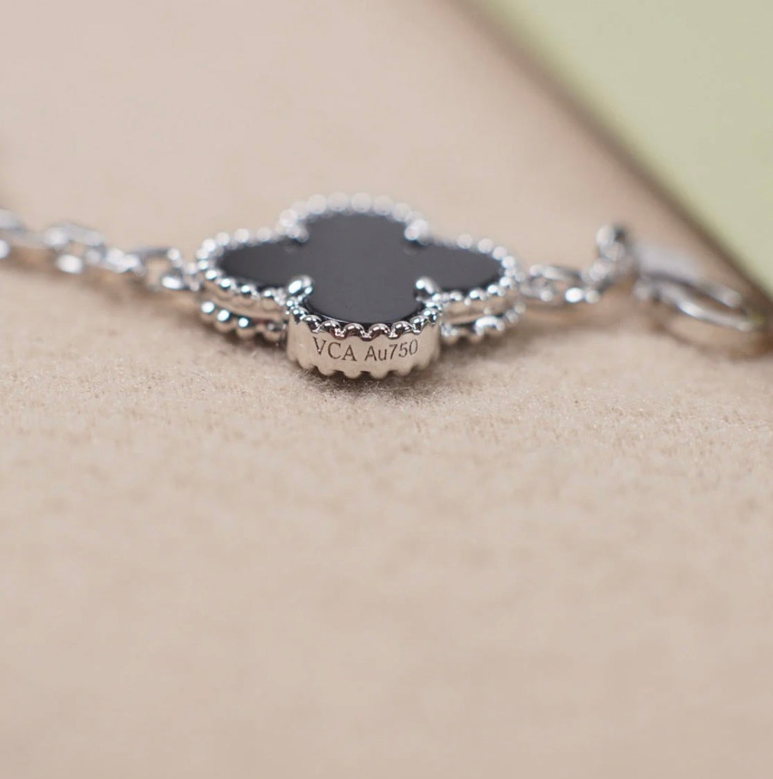 Kleeblatt-Armband mit 5 Kleeblättern in Schwarz