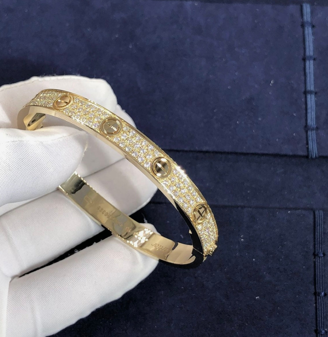צמיד יוקרתי בעיצוב קלאסי – ציפוי זהב צהוב וברק זירקונים מרהיב - Jewelluxe