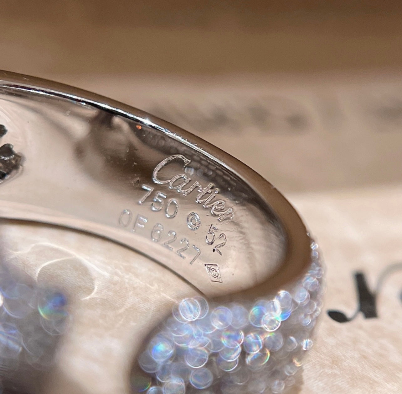 טבעת אלגנטית פנתר בגוון כסף משובצת זרקונים נוצצים