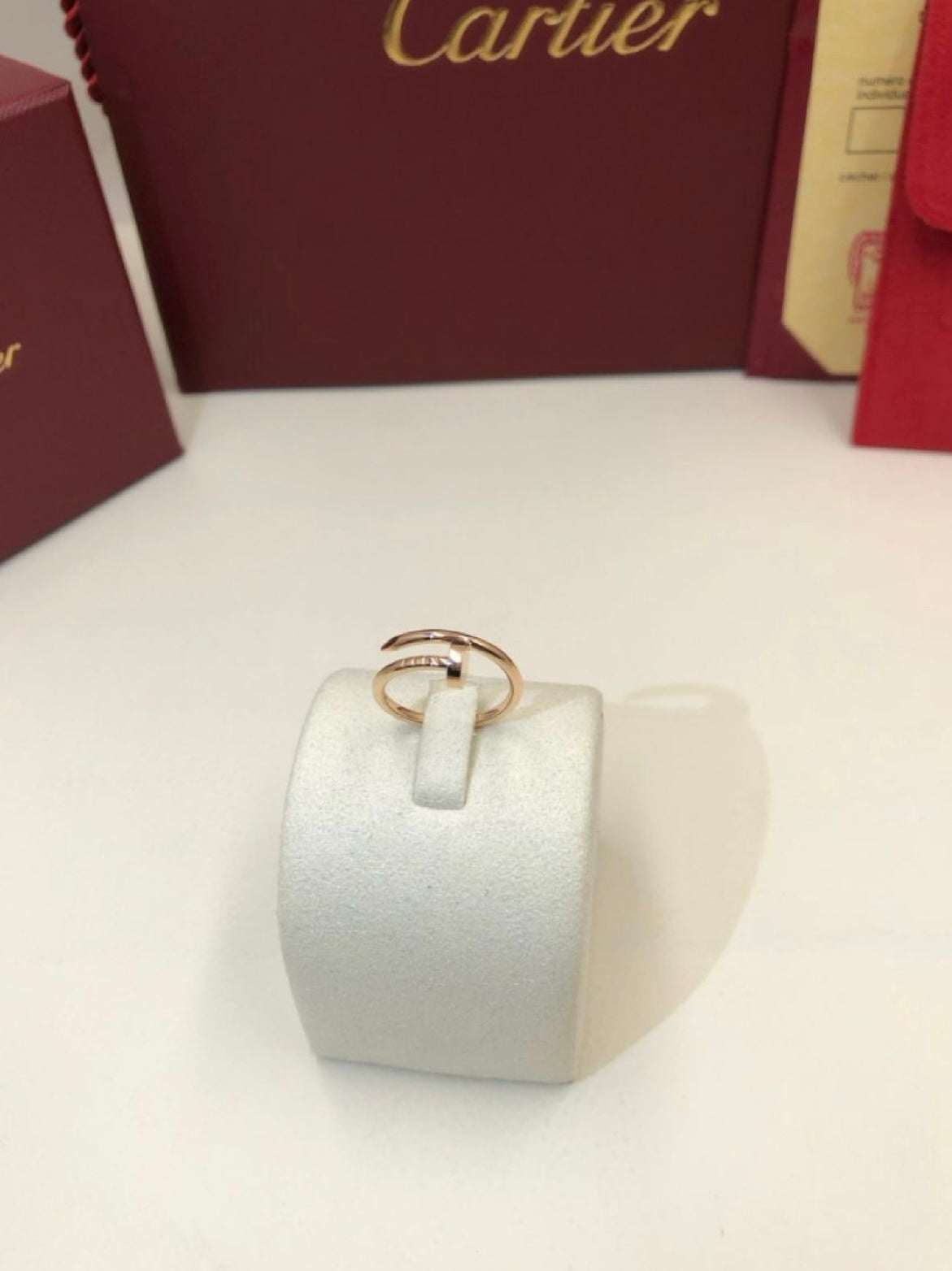 Bague à ongles élégante couleur or rose, design luxueux