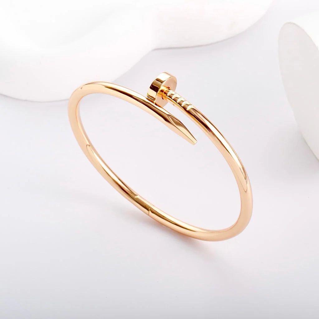 Bracelet clou élégant couleur or rose avec une touche d'élégance — JEWELLUXE™