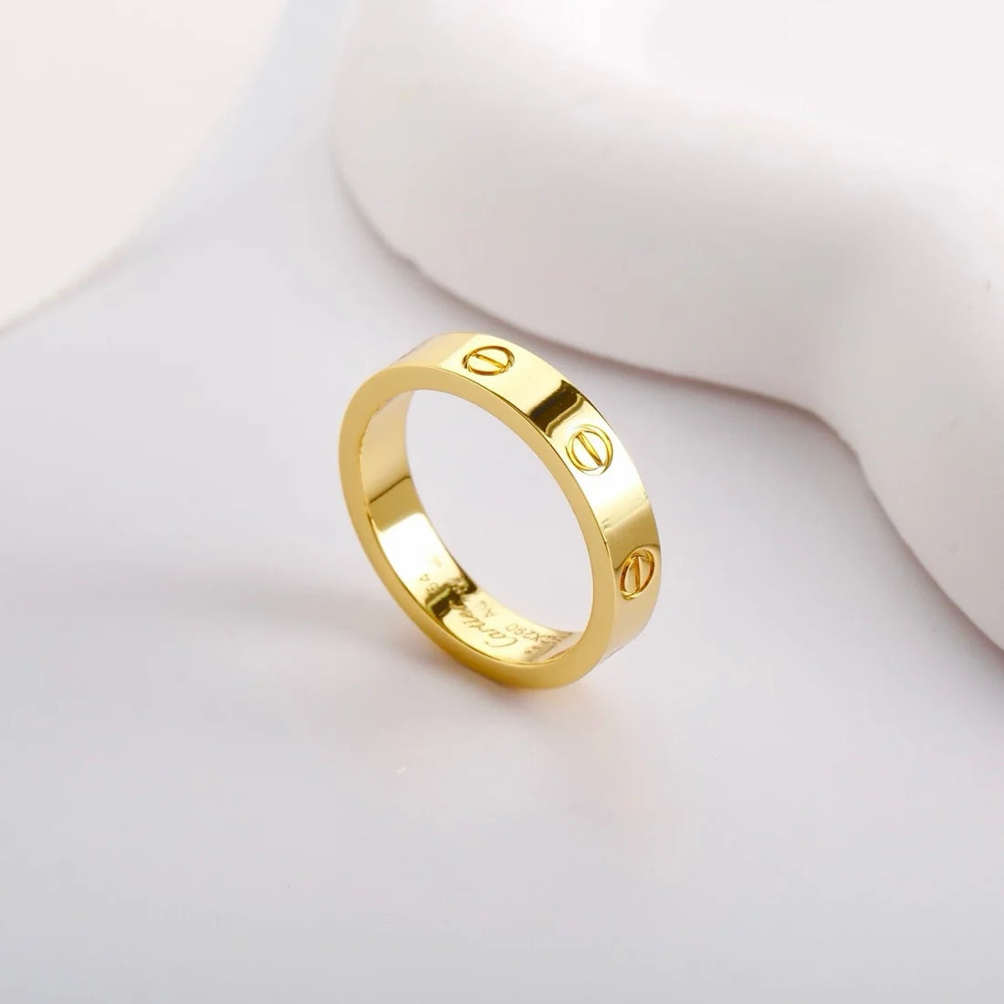 טבעת אלגנטית בגוון גולד מבריק — JEWELLUXE™