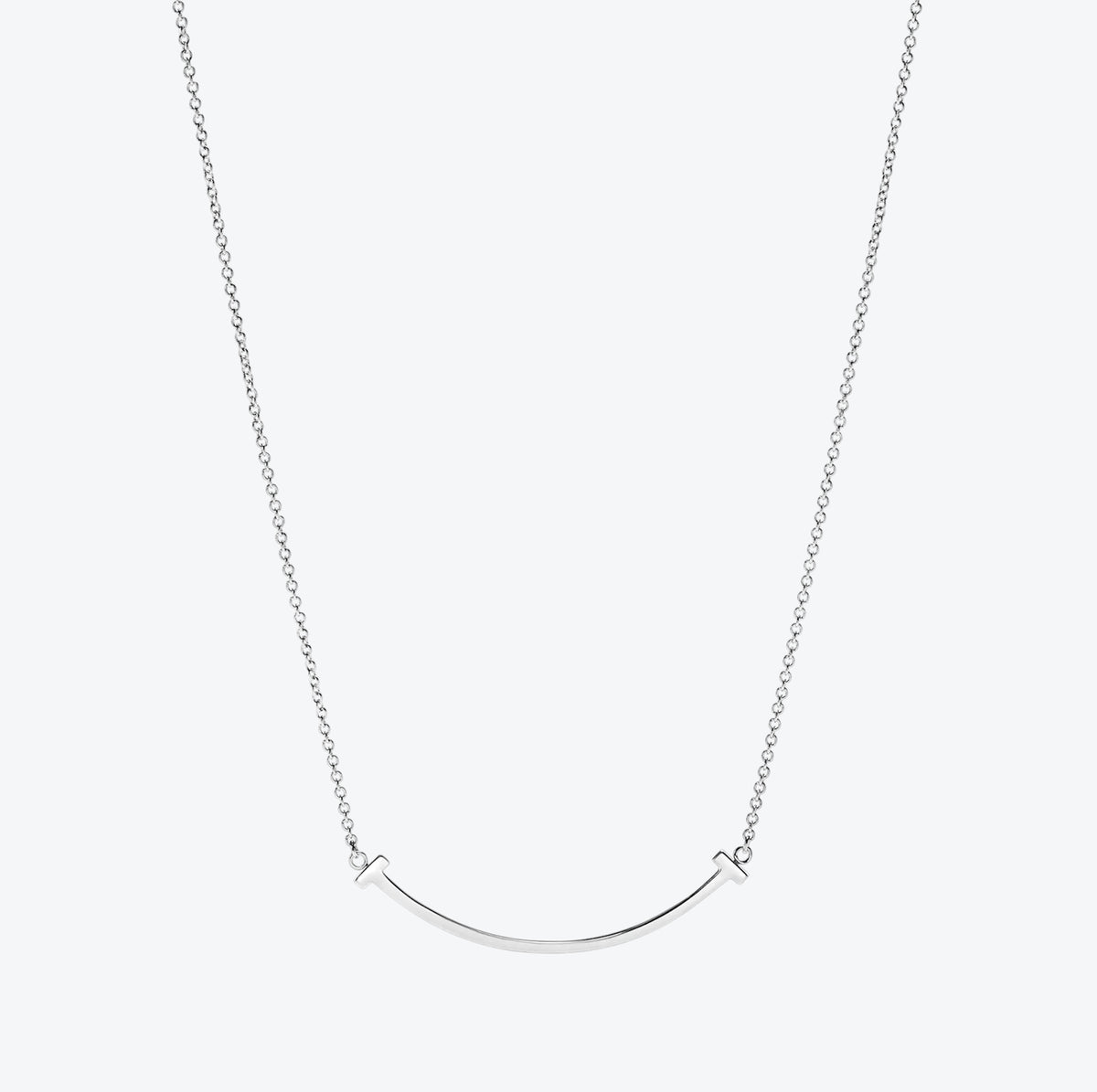 שרשרת בעיצוב סמיילי בגוון כסף מבריק – JEWELLUXE™