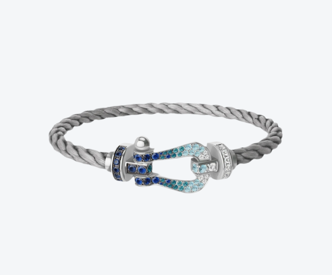 צמיד יוקרתי עם רצועת מתכת כסופה ואבזם בגוון כסף משובץ בזירקונים