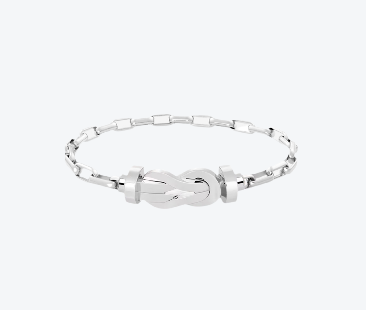 צמיד יוקרתי עם רצועת חוליות כסופה ואבזם אינסוף בגוון כסף מבריק