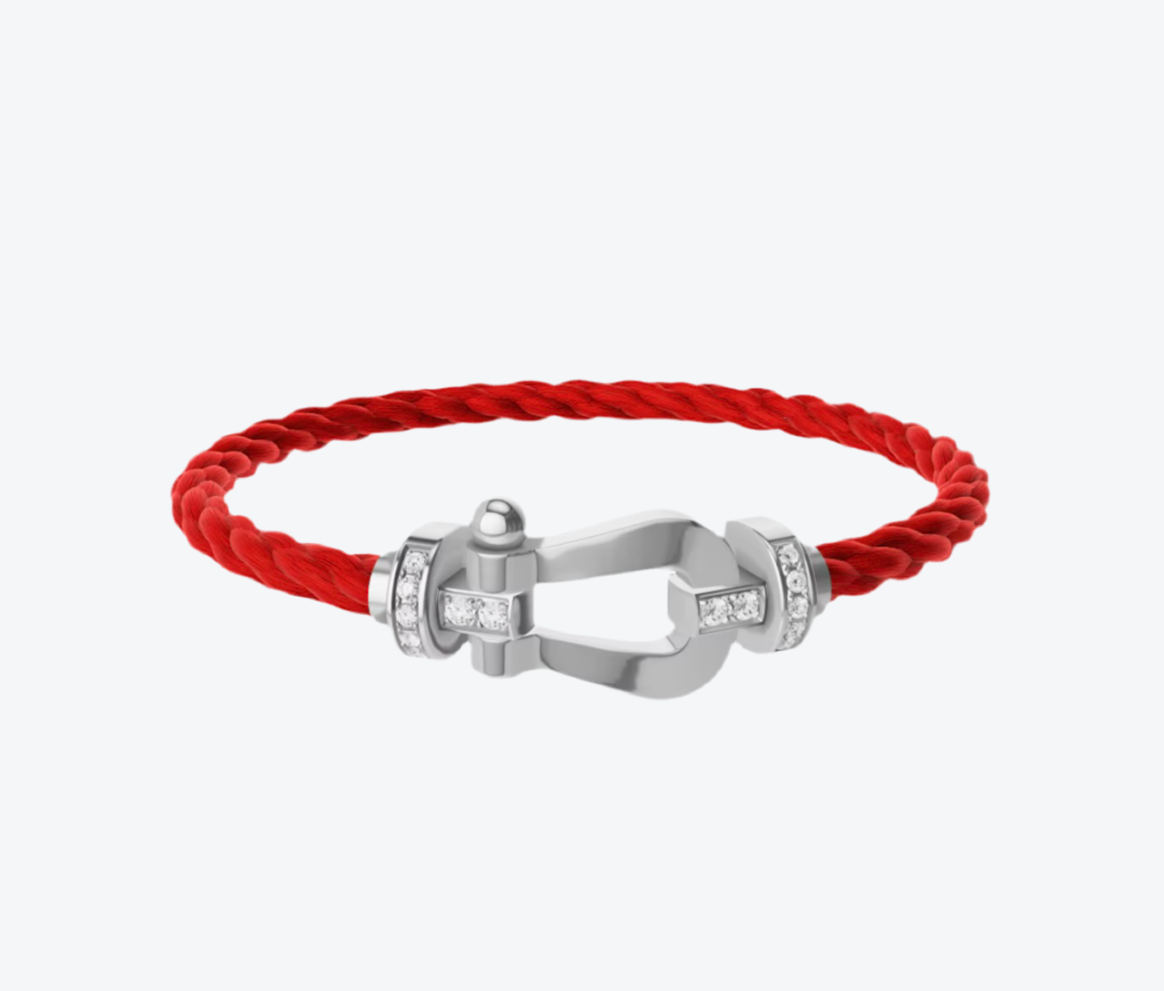 צמיד יוקרתי עם רצועת חבל אדומה ואבזם בגוון כסף משובץ בחצי זירקונים