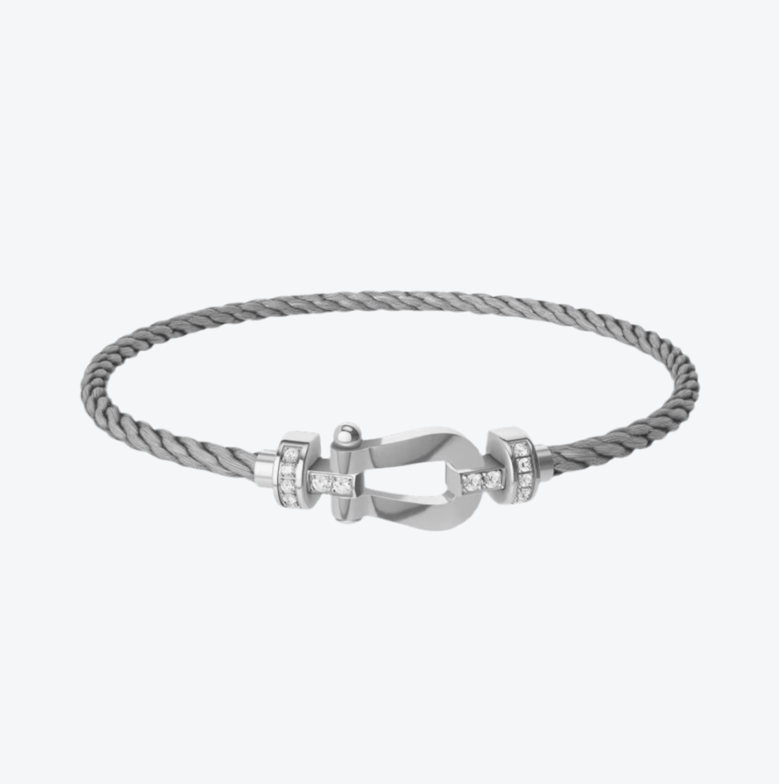 צמיד יוקרתי עם רצועת מתכת (דקה) כסופה ואבזם כסוף משובץ חצי זירקונים