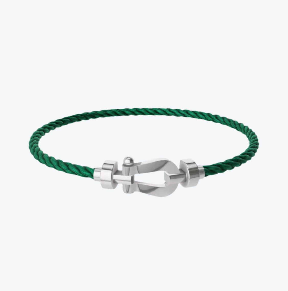 צמיד יוקרתי עם רצועת חבל ירוקה ואבזם בגוון כסף מבריק