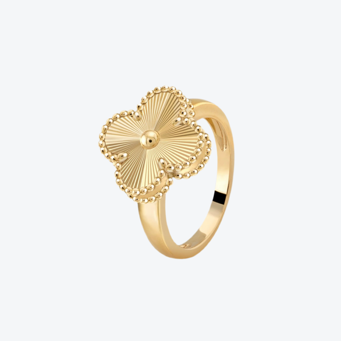 טבעת תלתן בגוון זהב – קלאסיקה עם נוכחות