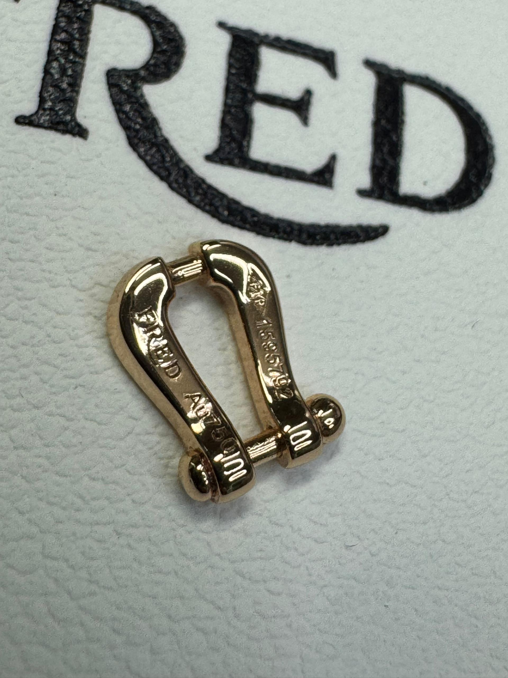 צמיד יוקרתי חוט בגוון שחור עם אבזם בגוון זהב ורוד מבריק