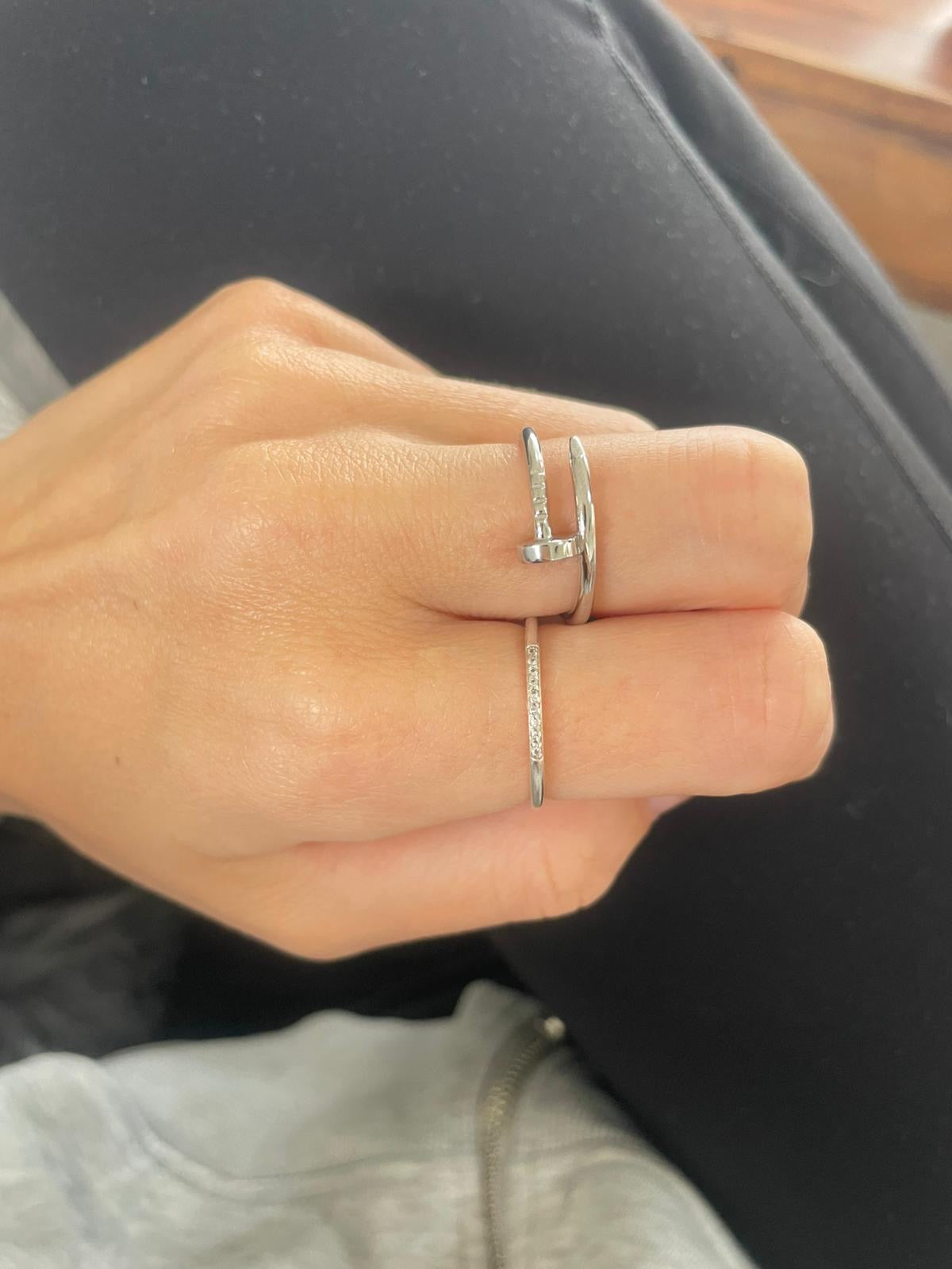 Elegant Nail Ring in Shiny Silver — JEWELLUXE™