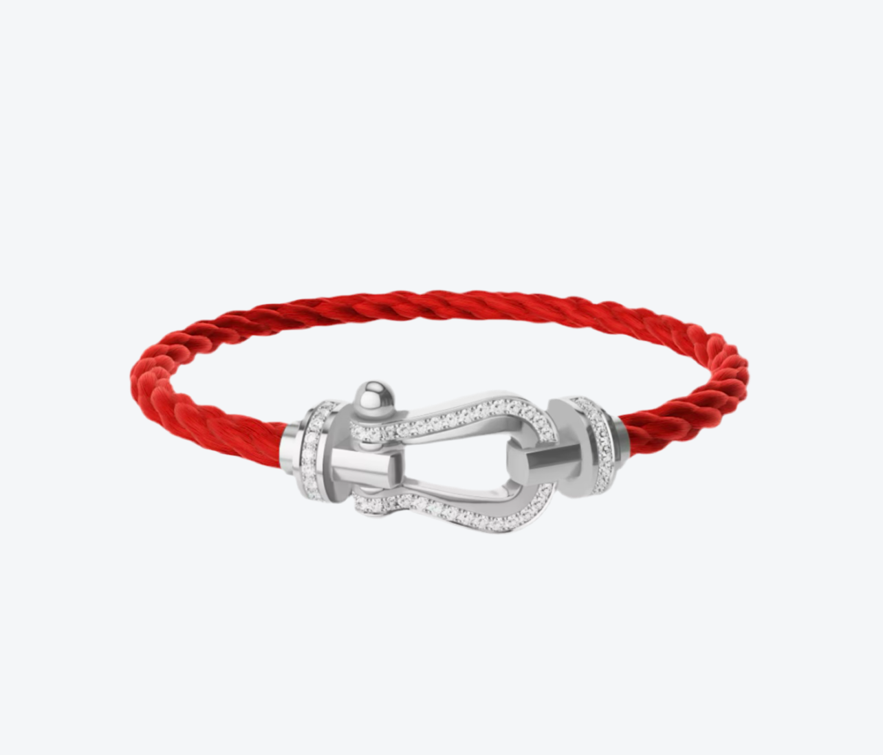 צמיד יוקרתי עם רצועת חבל אדומה ואבזם בגוון כסף משובץ שורת זירקונים