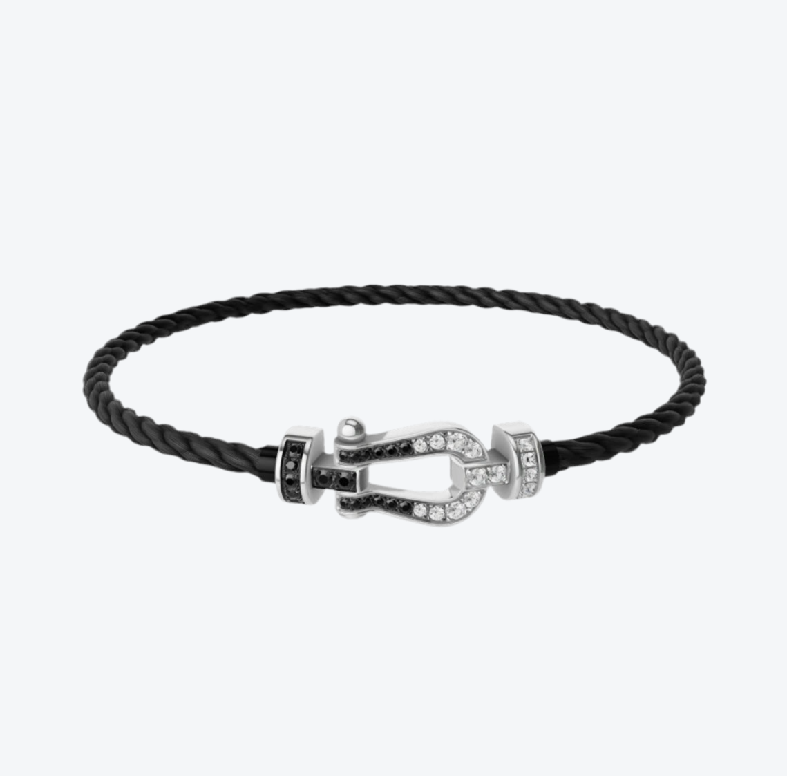 צמיד יוקרתי עם ‏רצועת חבל דקה בגוון שחור אבזם כסוף משובץ זירקונים נוצצים