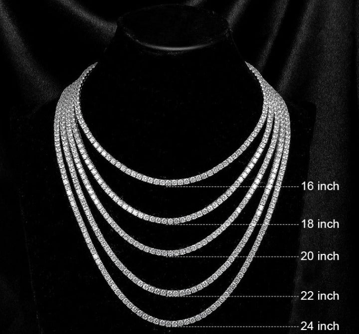 שרשרת טניס בגוון כסף משובצת זירקונים נוצצים מבית Jewelluxe