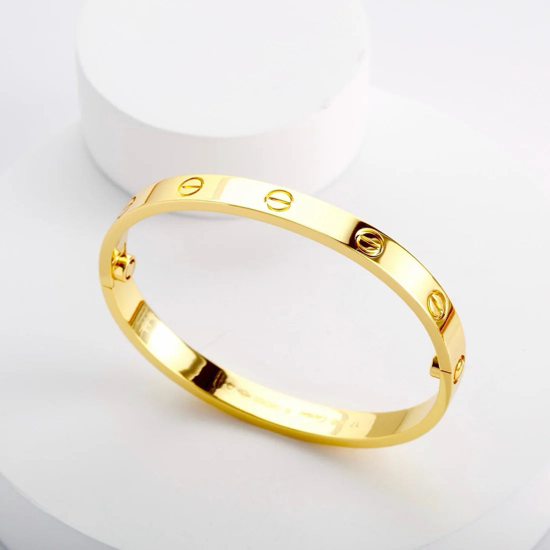 צמיד אלגנטי בגוון גולד אלגנטיות על-זמנית — JEWELLUXE™