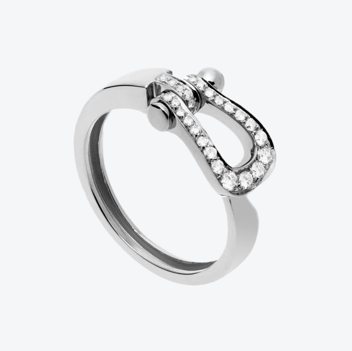 טבעת יוקרתית בגוון כסף – משובצת זירקונים מנצנצים